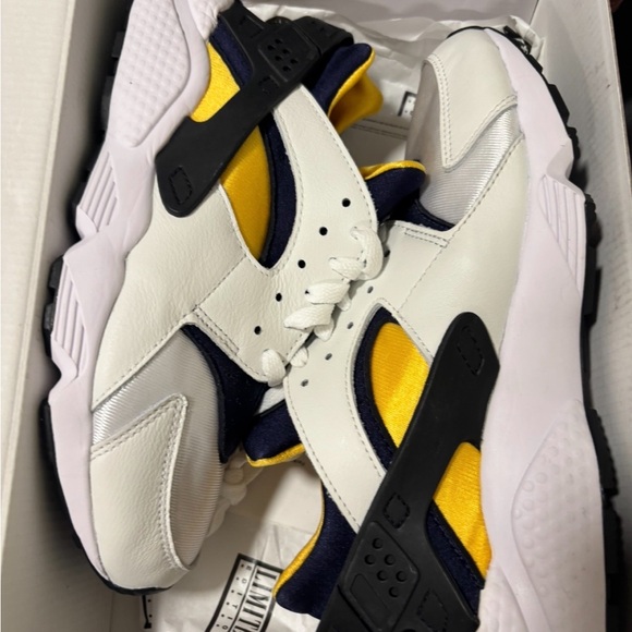 Nike huarache yellow and white - Picture 10 of 11